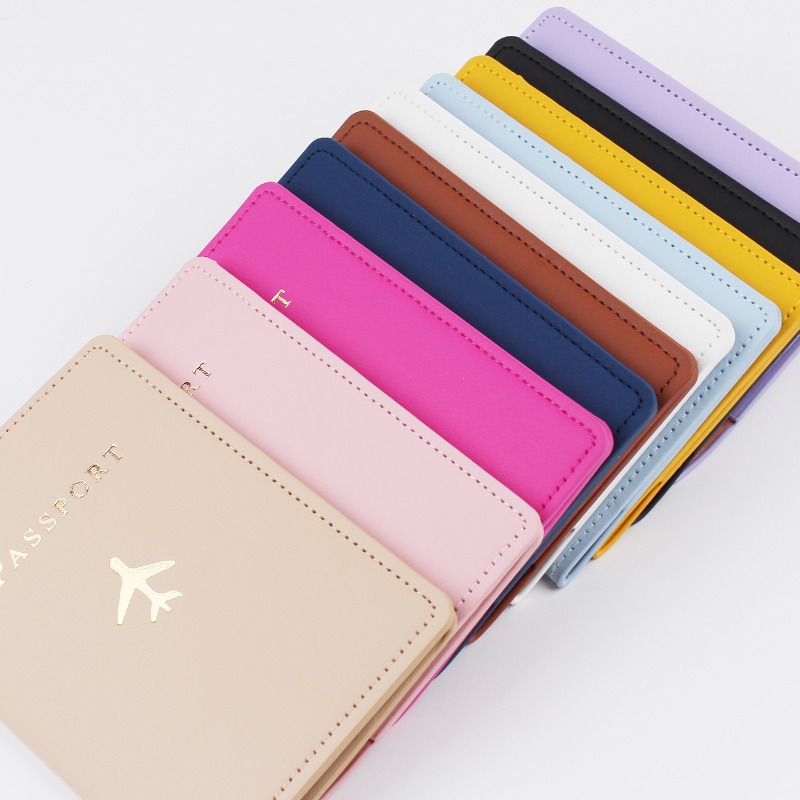 Travel Accessories On Plane - PUレザー飛行機パスポートカバーケース、カードホルダー、ファッションウォレット、女性または男性のための軽量旅行アクセサリー、1個