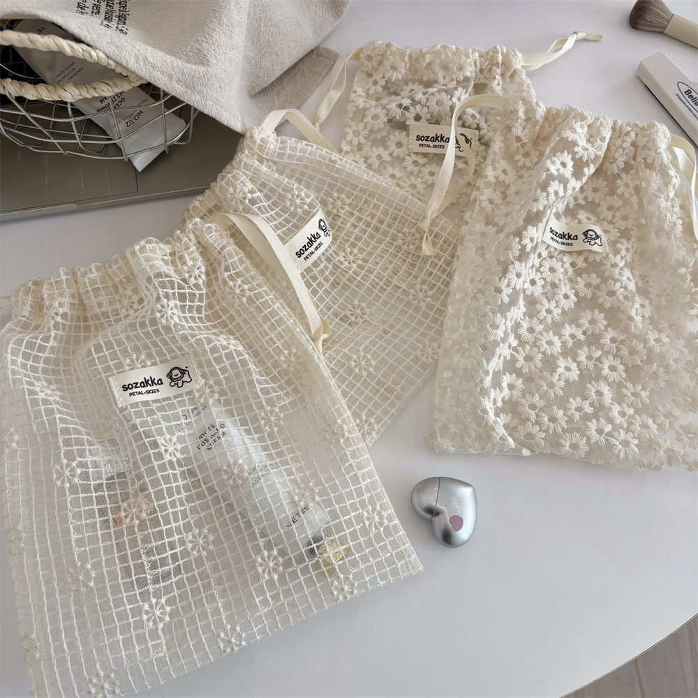 Travel Accessories Store - レース刺繍デイジーメッシュ巾着メイクアップバッグ夏旅行用トイレタリー下着靴下オーガナイザー収納ポーチアクセサリー用