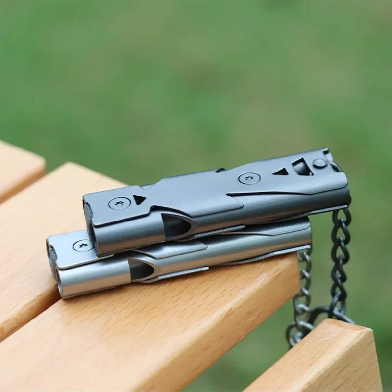 150DB 二重管高周波高サバイバルデシベルホイッスル屋外鋼 - Travel Accessories Youtube のレビューと価格