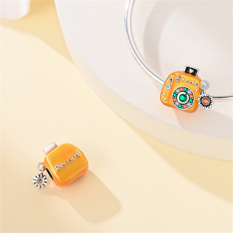 925スターリングシルバー製ヴィンテージカメラチャーム、CZ - Travel Accessories On Plane のレビューと価格